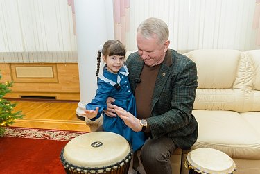 Африканские барабаны в Доме Советов